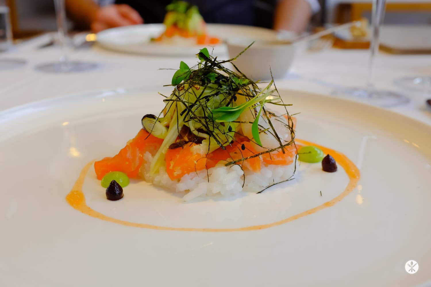 Chirashi von der Fjordforelle und Jakobsmuschel